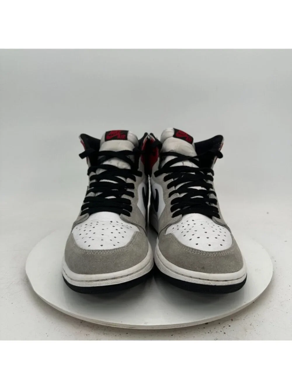 Nike Air Jordan 1 High Men Size 10.5 555088-126 Light Smoke Grey Black Red Shoes